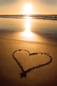 Heard drawn in the sand on the atlantic coast